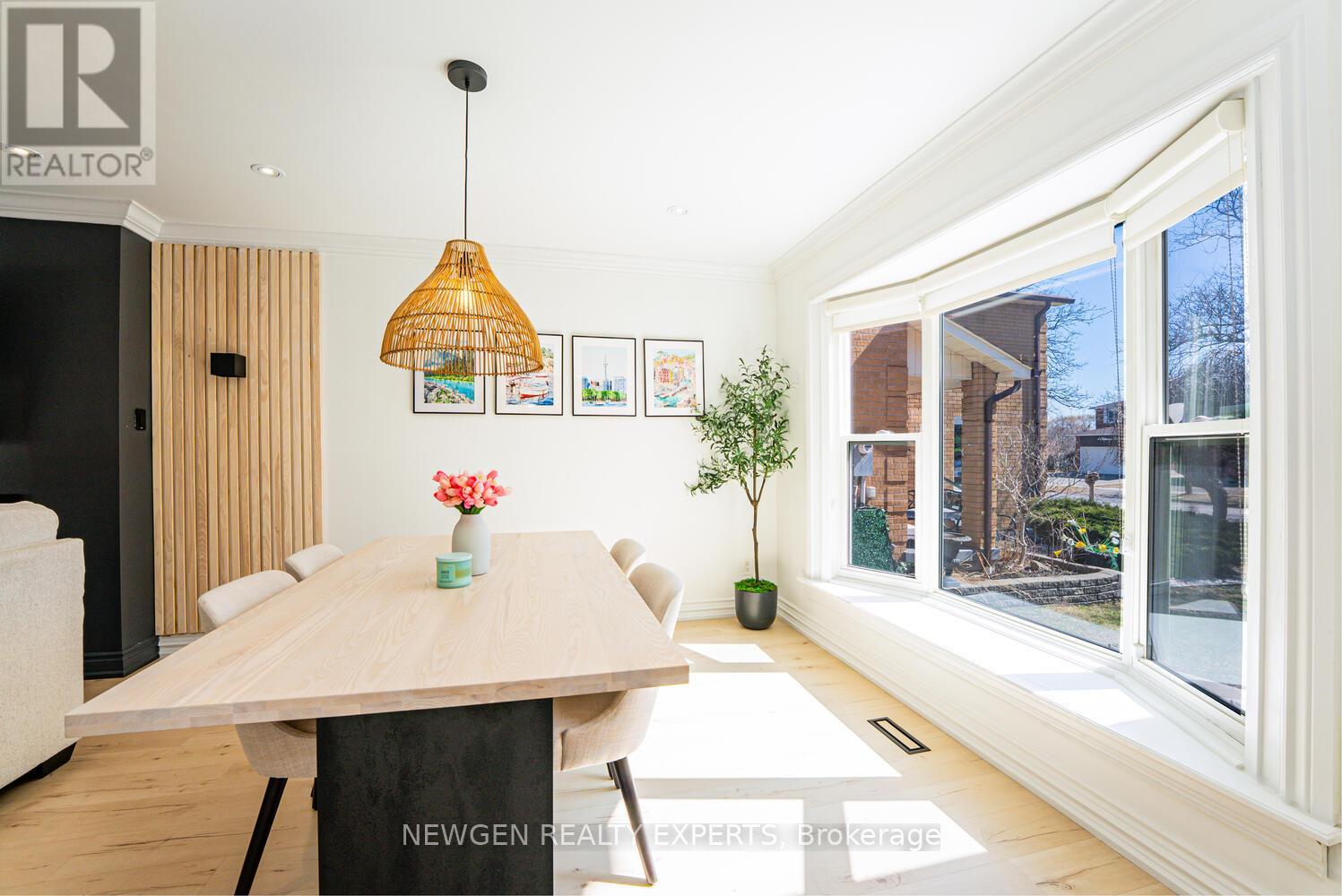 19 Stillwater Crescent, Brampton, Ontario  L6X 3K6 - Photo 11 - W12934034