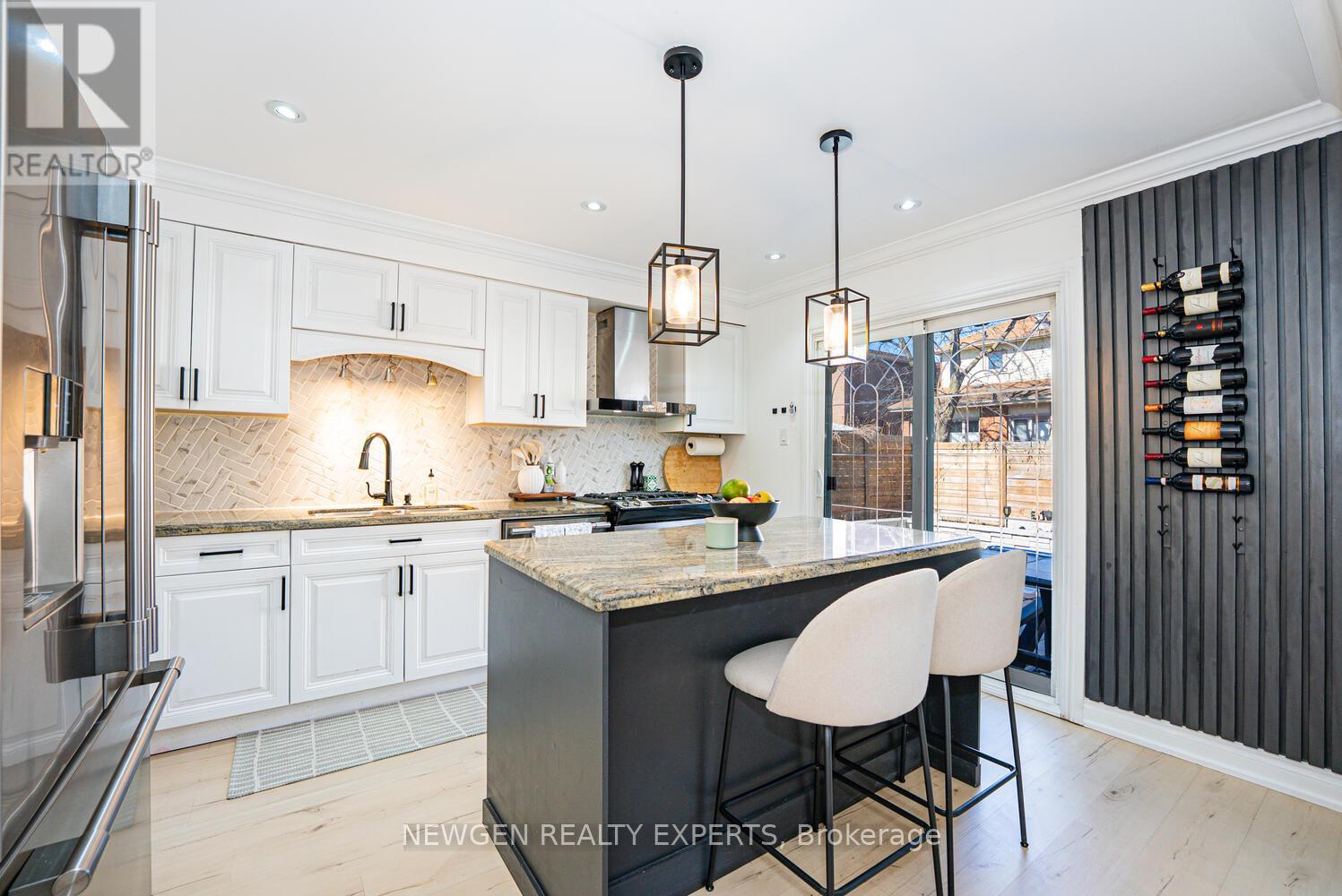 19 Stillwater Crescent, Brampton, Ontario  L6X 3K6 - Photo 14 - W12934034