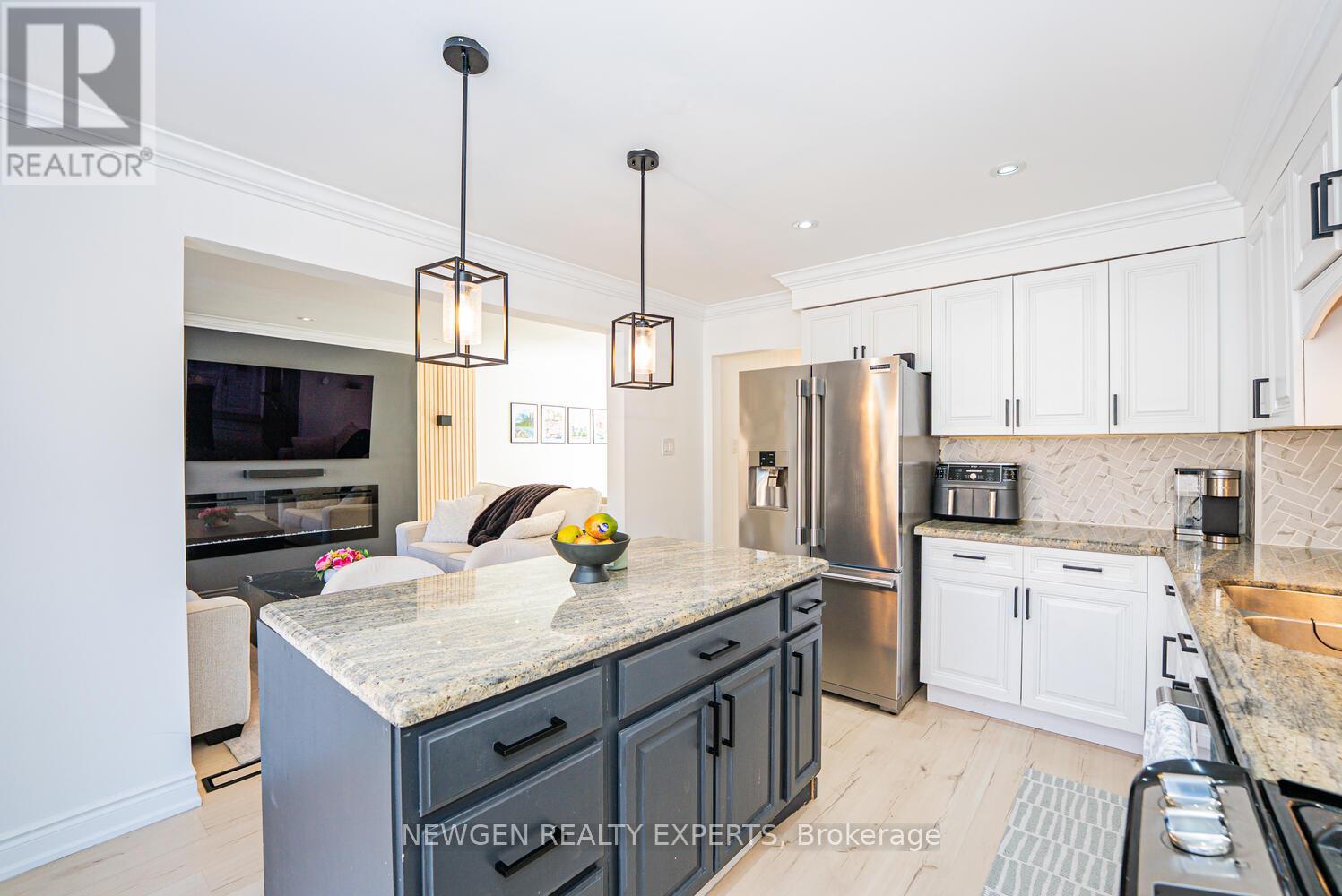 19 Stillwater Crescent, Brampton, Ontario  L6X 3K6 - Photo 16 - W12934034