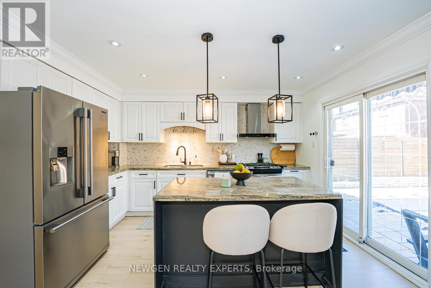 19 Stillwater Crescent, Brampton, Ontario  L6X 3K6 - Photo 17 - W12934034