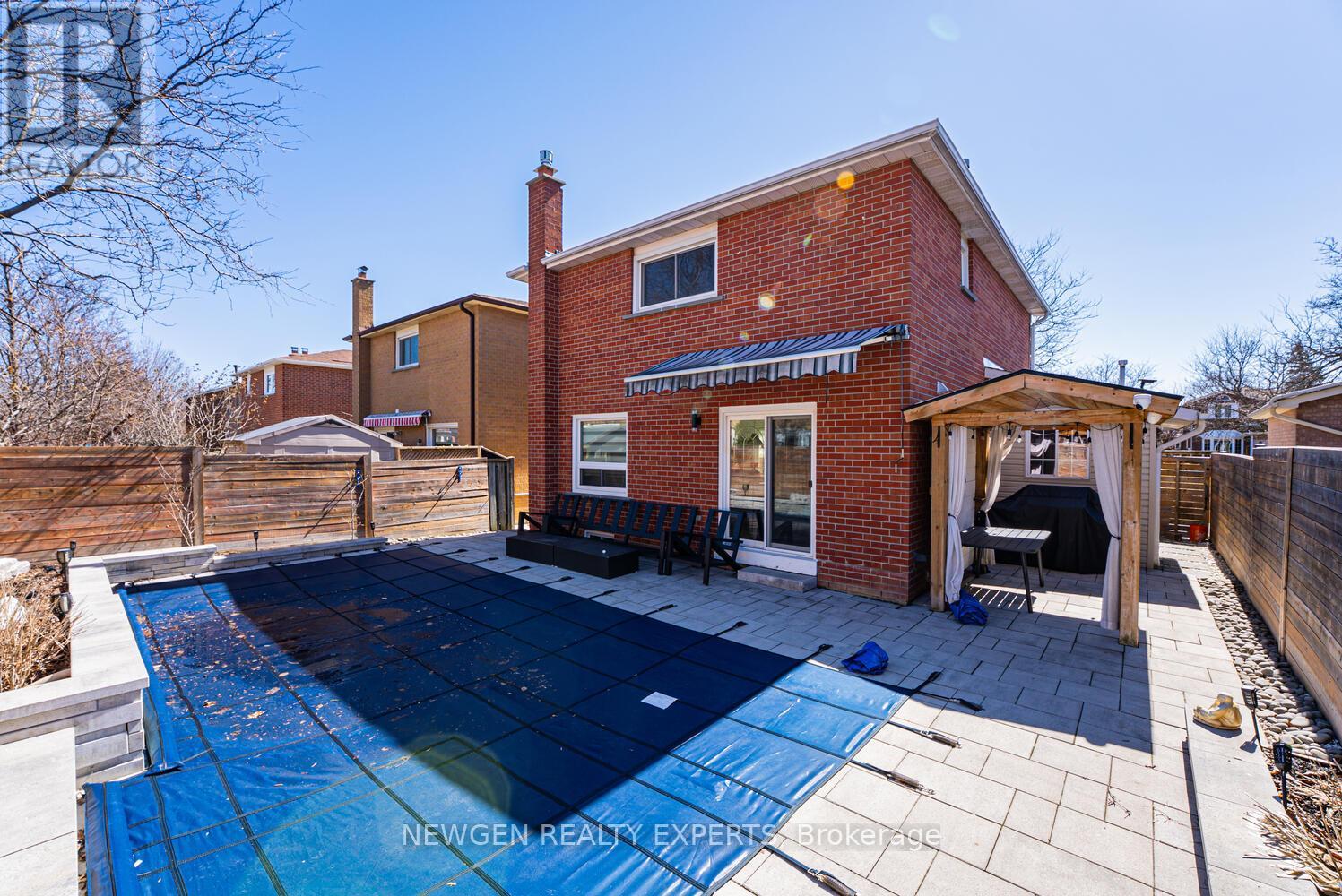 19 Stillwater Crescent, Brampton, Ontario  L6X 3K6 - Photo 46 - W12934034