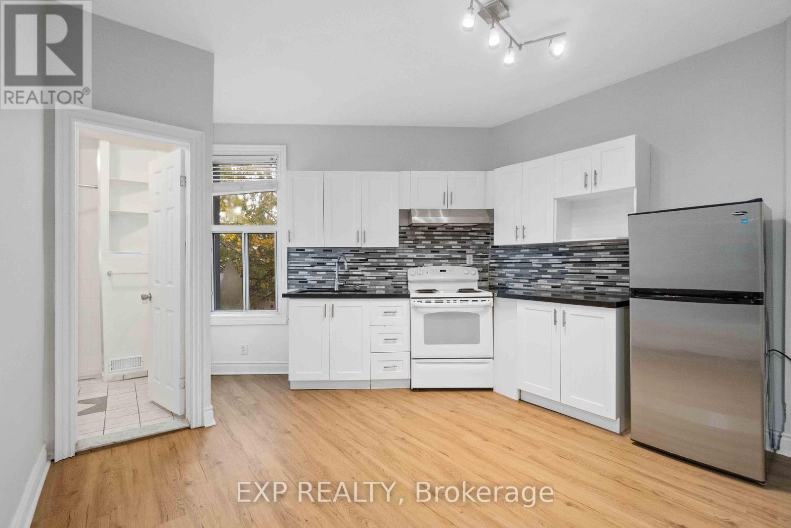 2045 Davenport Road, Toronto, Ontario  M6N 1C5 - Photo 13 - W12934054