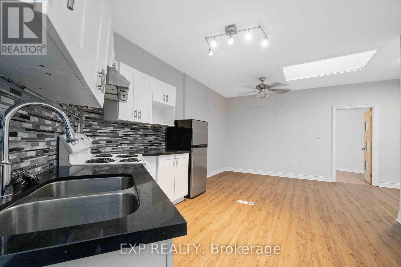 2045 Davenport Road, Toronto, Ontario  M6N 1C5 - Photo 14 - W12934054