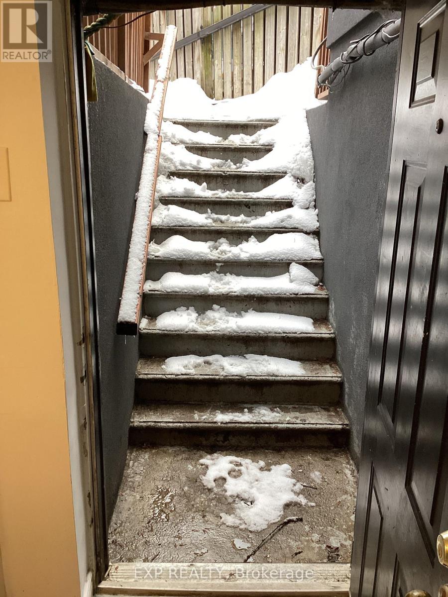 2045 Davenport Road, Toronto, Ontario  M6N 1C5 - Photo 18 - W12934054