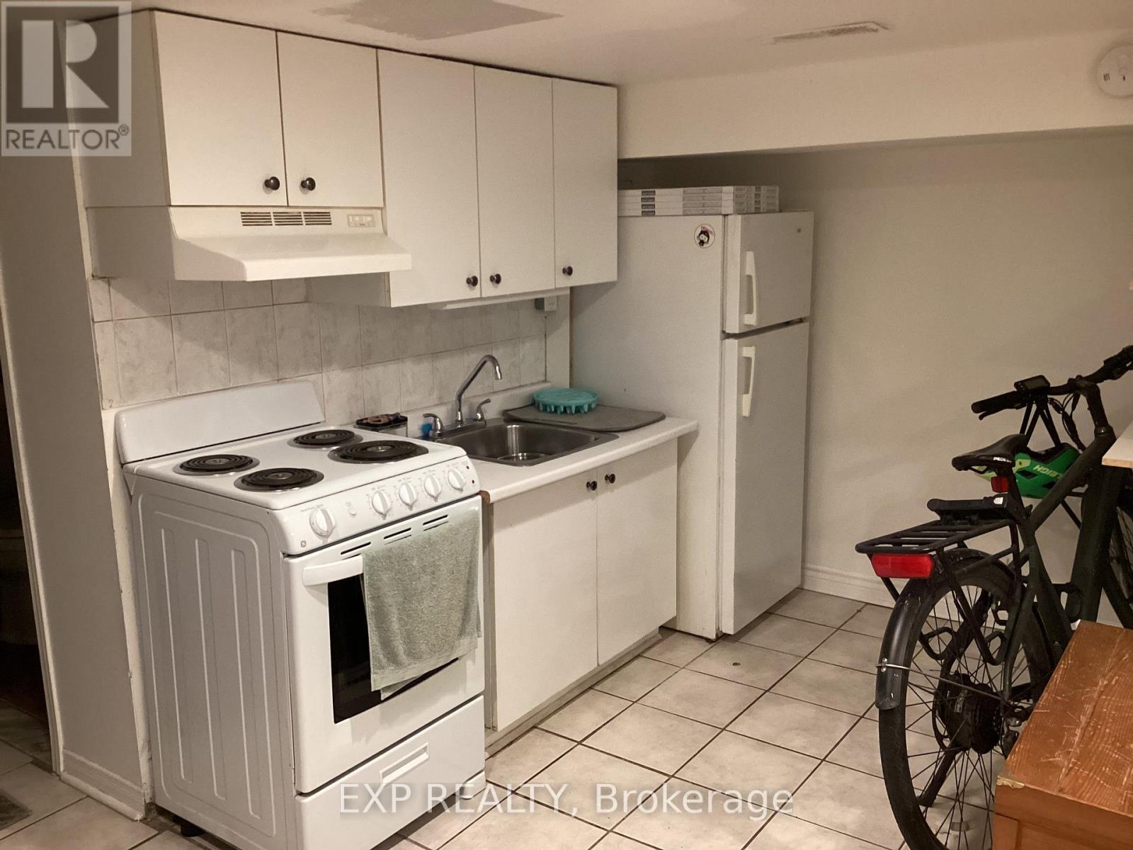 2045 Davenport Road, Toronto, Ontario  M6N 1C5 - Photo 20 - W12934054