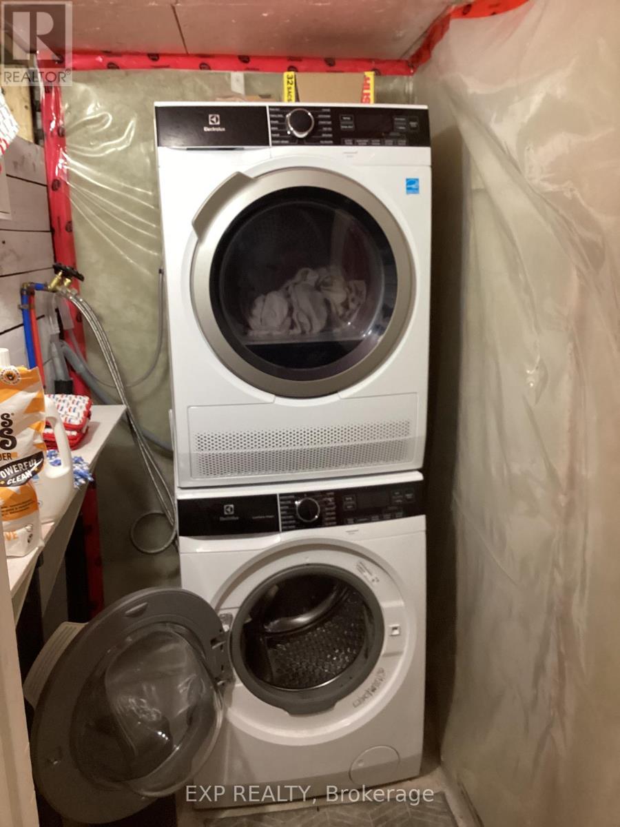 2045 Davenport Road, Toronto, Ontario  M6N 1C5 - Photo 22 - W12934054