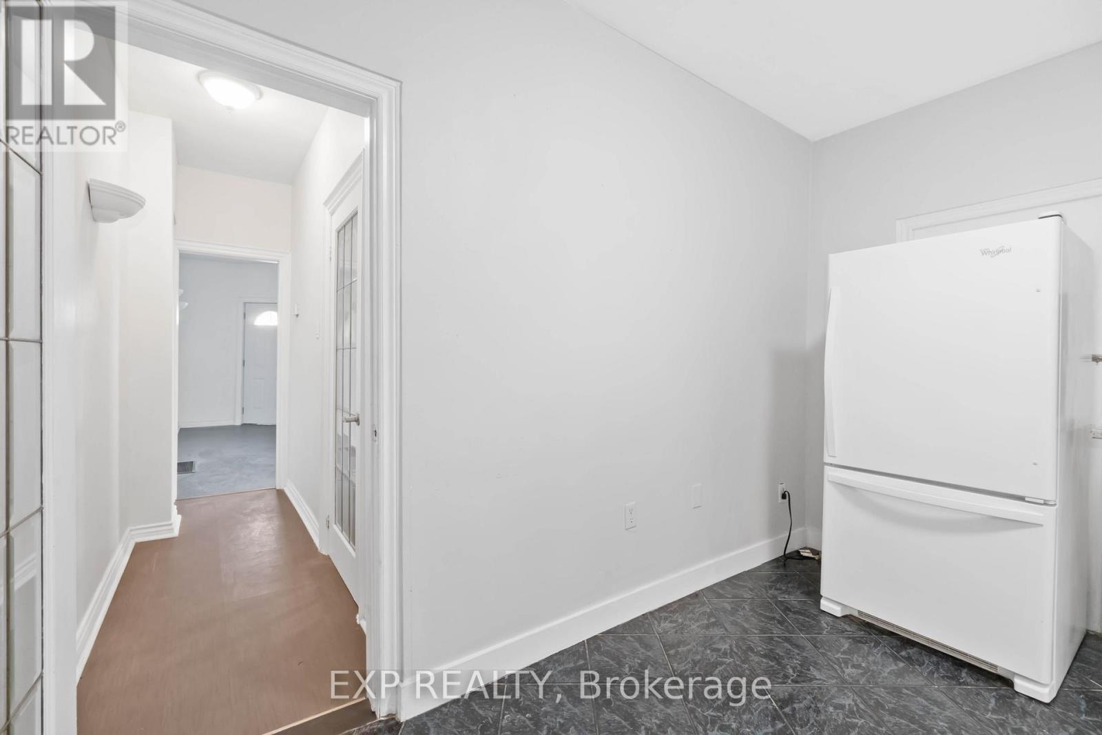 2045 Davenport Road, Toronto, Ontario  M6N 1C5 - Photo 7 - W12934054