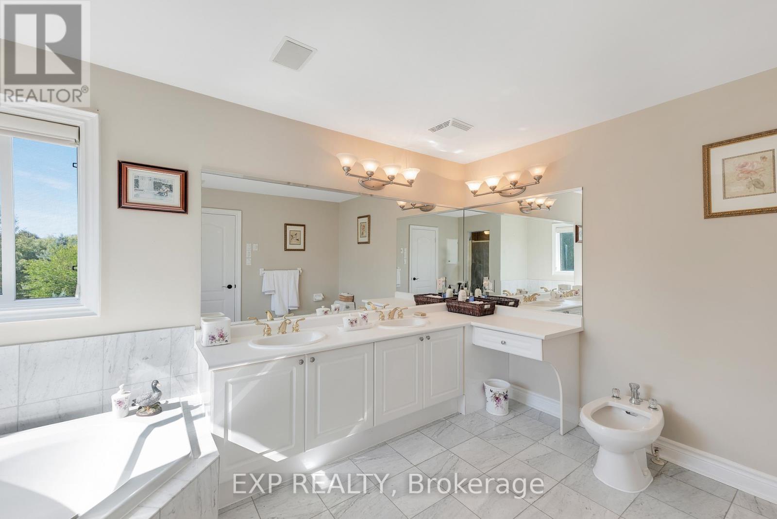 6 Golfway Court, Caledon, Ontario  L7E 0B3 - Photo 31 - W12934084