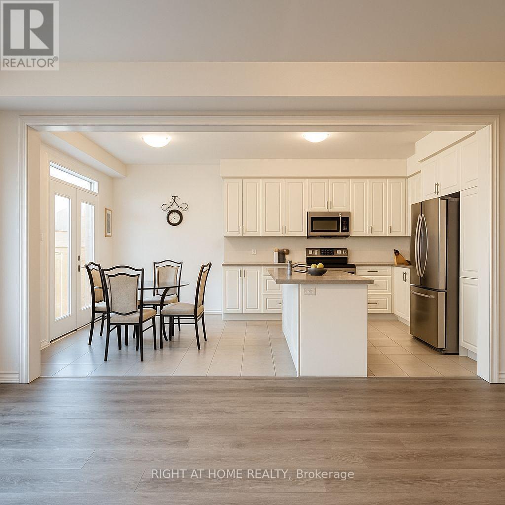 21 Trailbank Gardens, Hamilton, Ontario  L8B 1Z3 - Photo 13 - X12934030