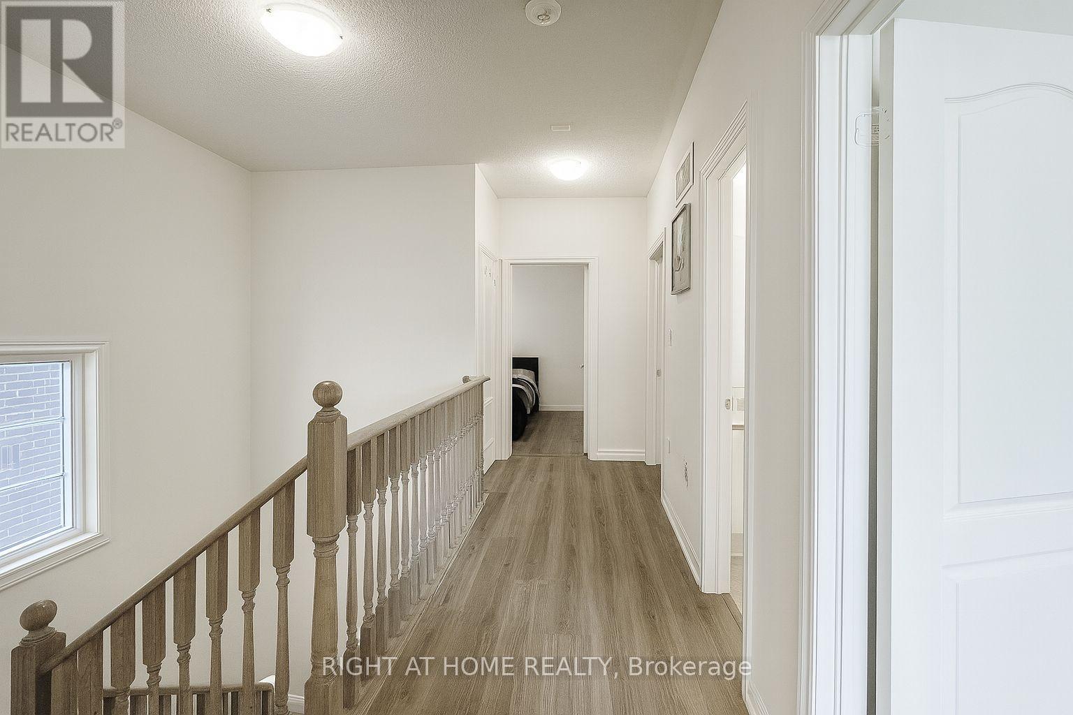 21 Trailbank Gardens, Hamilton, Ontario  L8B 1Z3 - Photo 15 - X12934030