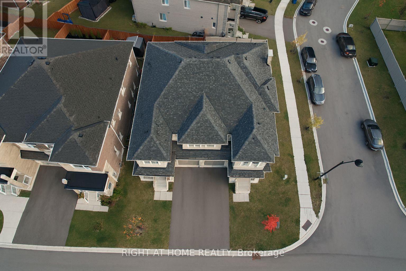 21 Trailbank Gardens, Hamilton, Ontario  L8B 1Z3 - Photo 3 - X12934030