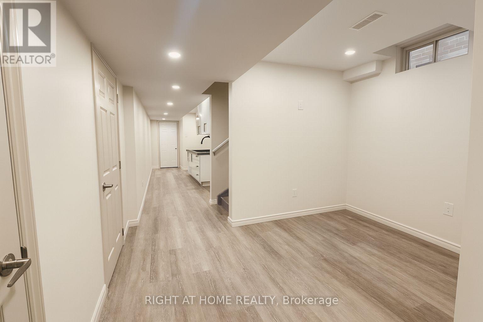 21 Trailbank Gardens, Hamilton, Ontario  L8B 1Z3 - Photo 32 - X12934030