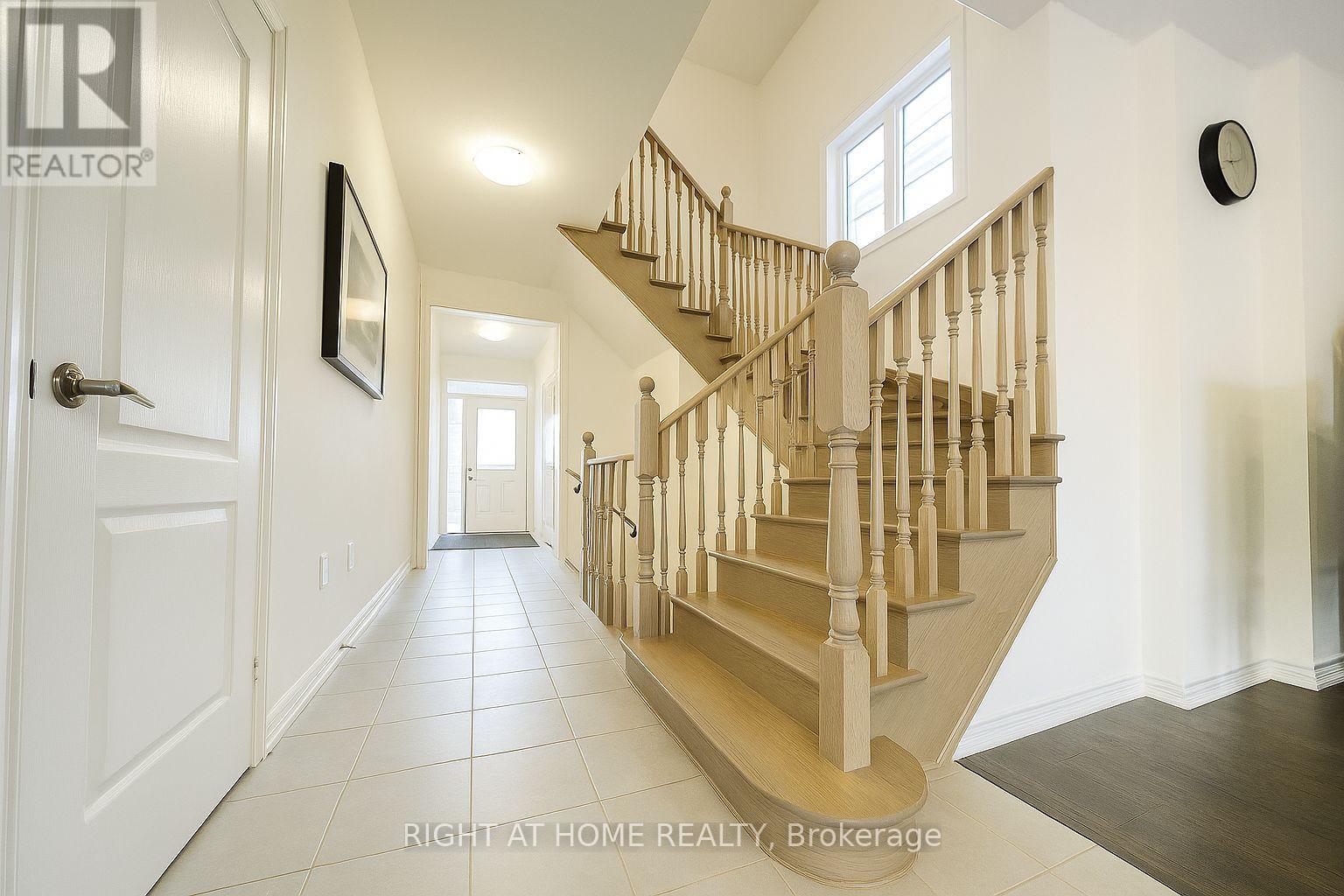 21 Trailbank Gardens, Hamilton, Ontario  L8B 1Z3 - Photo 8 - X12934030