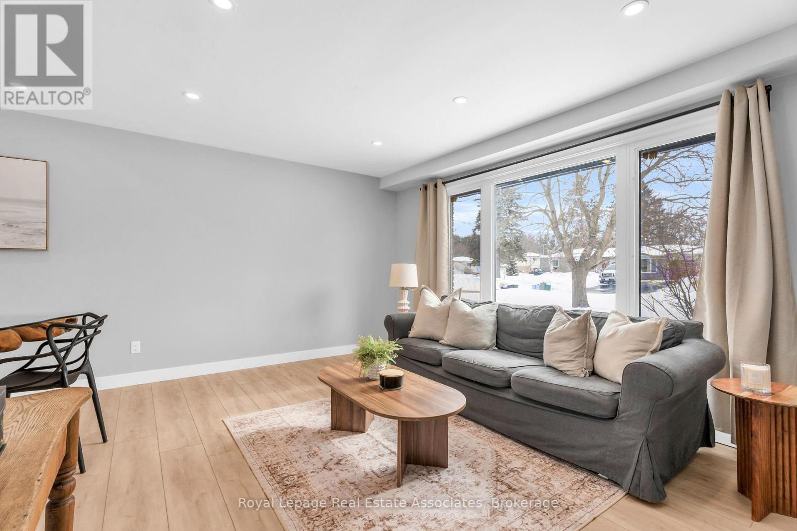 112 Susan Street, Shelburne, Ontario  L9V 2W7 - Photo 5 - X12934042