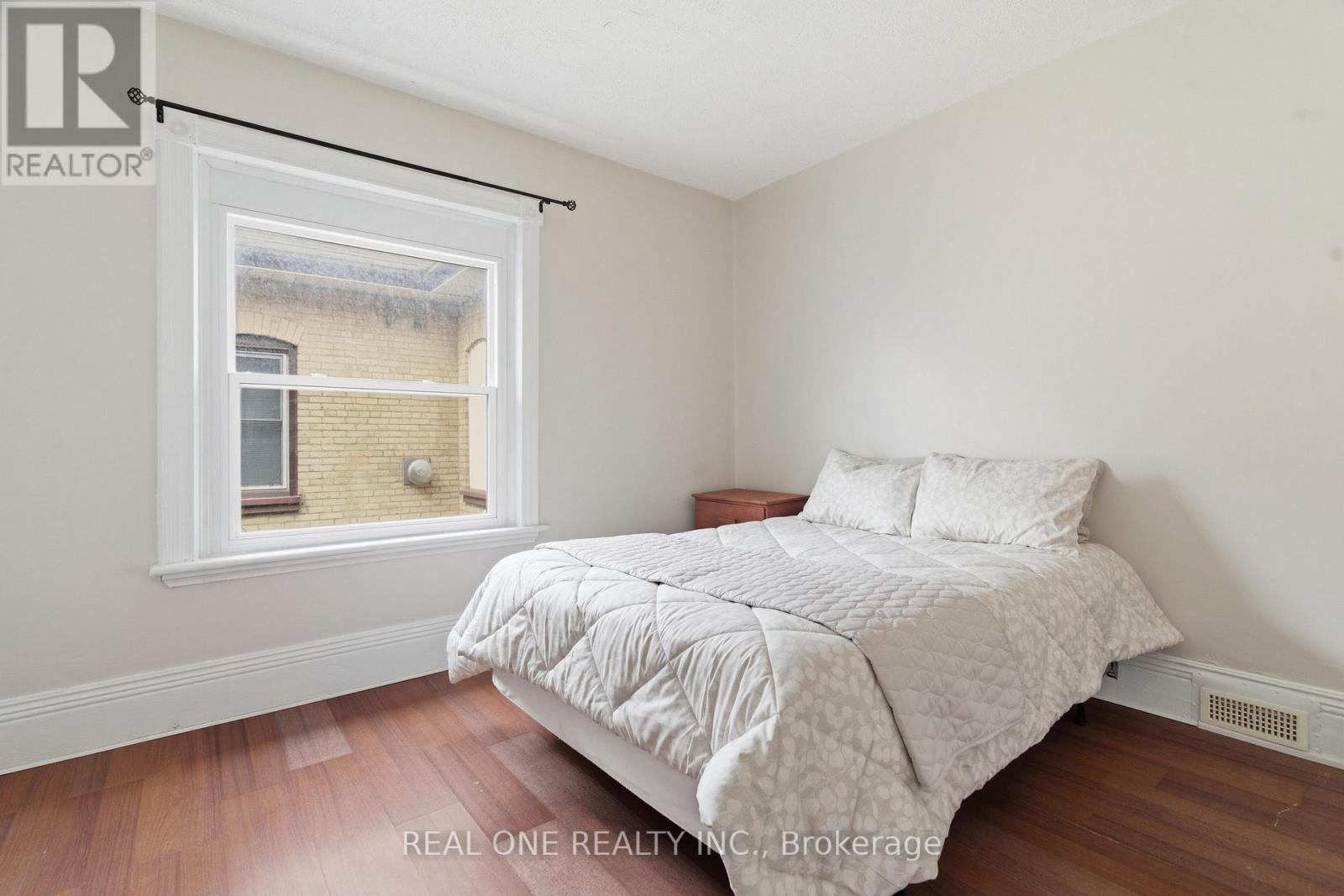 Upper - 162 Darling Street, Brantford, Ontario  N3S 3W6 - Photo 10 - X12934076