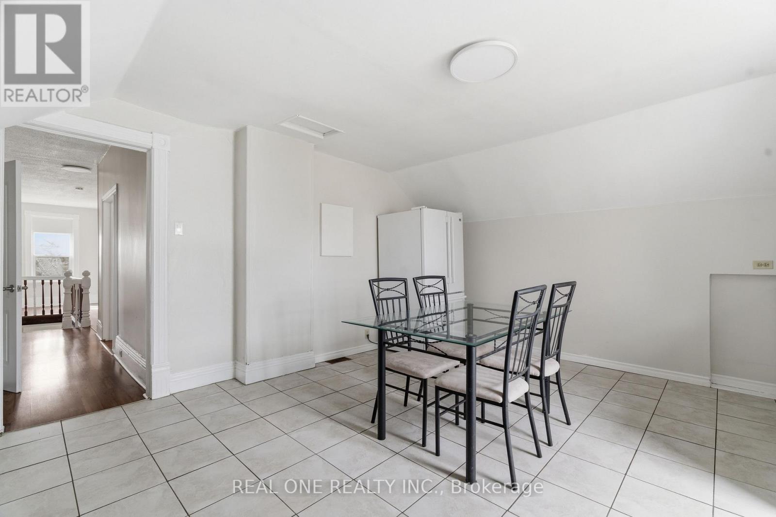 Upper - 162 Darling Street, Brantford, Ontario  N3S 3W6 - Photo 4 - X12934076