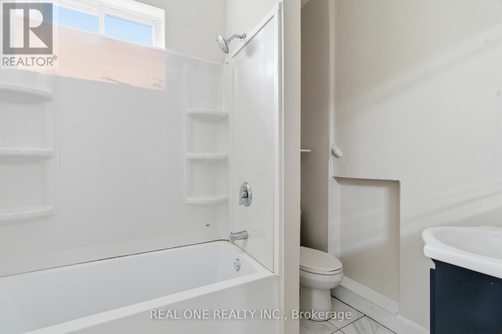 Upper - 162 Darling Street, Brantford, Ontario  N3S 3W6 - Photo 6 - X12934076