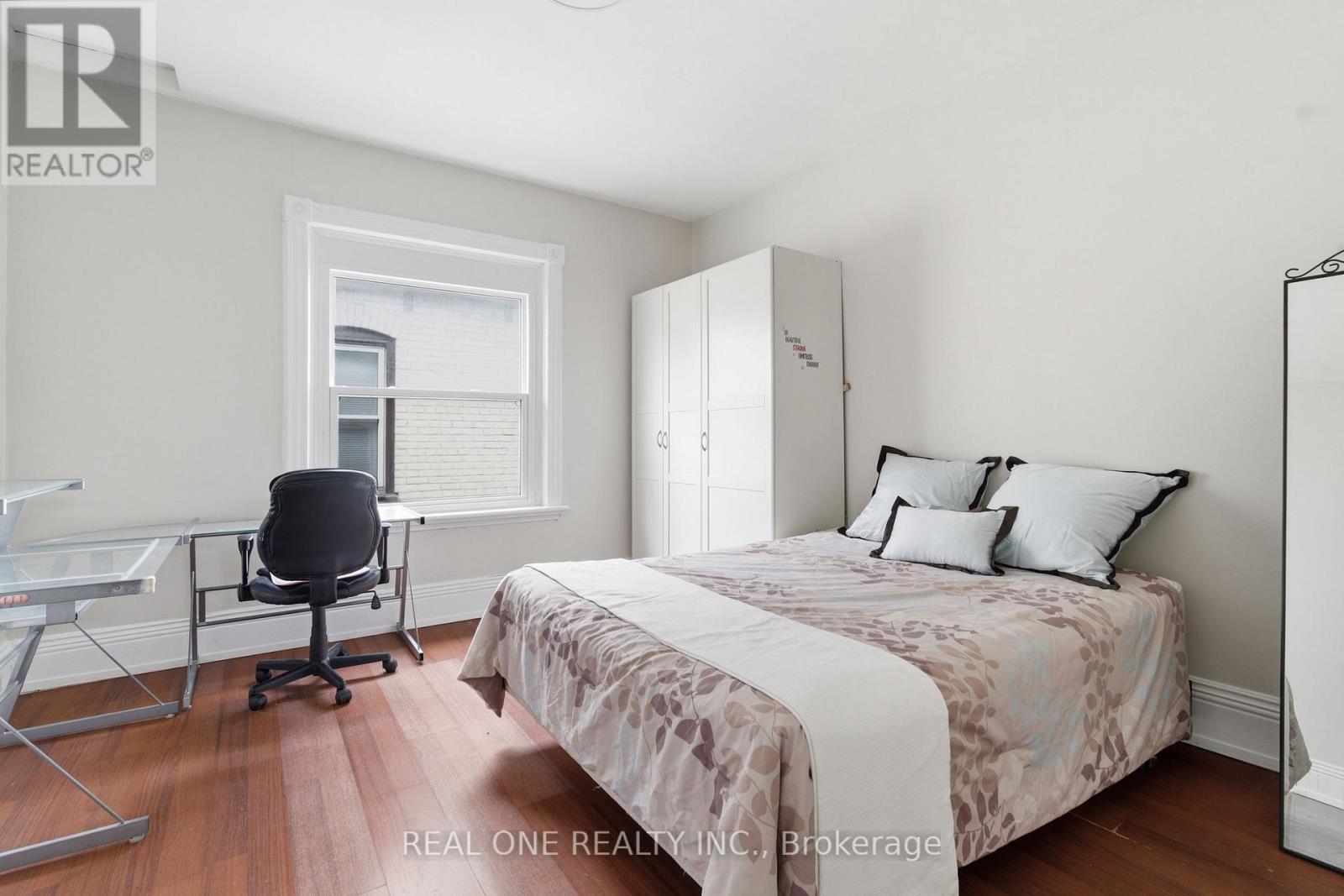 Upper - 162 Darling Street, Brantford, Ontario  N3S 3W6 - Photo 8 - X12934076