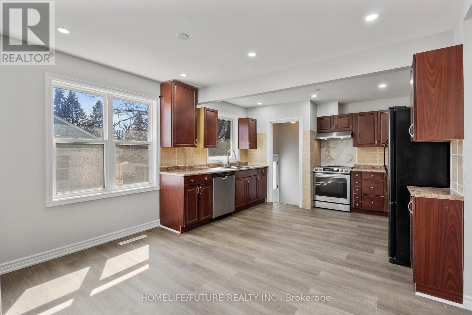 22 Hawkridge Avenue, Markham, Ontario  L3P 1V7 - Photo 9 - N12840394