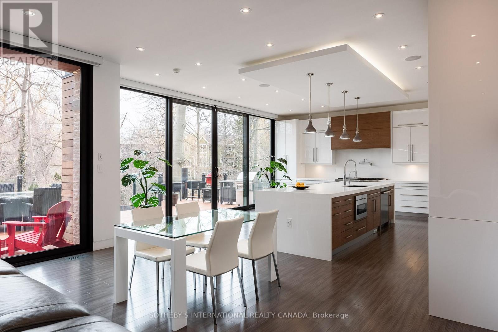 1388 Acton Crescent, Oakville, Ontario  L6J 2S5 - Photo 11 - W12909150