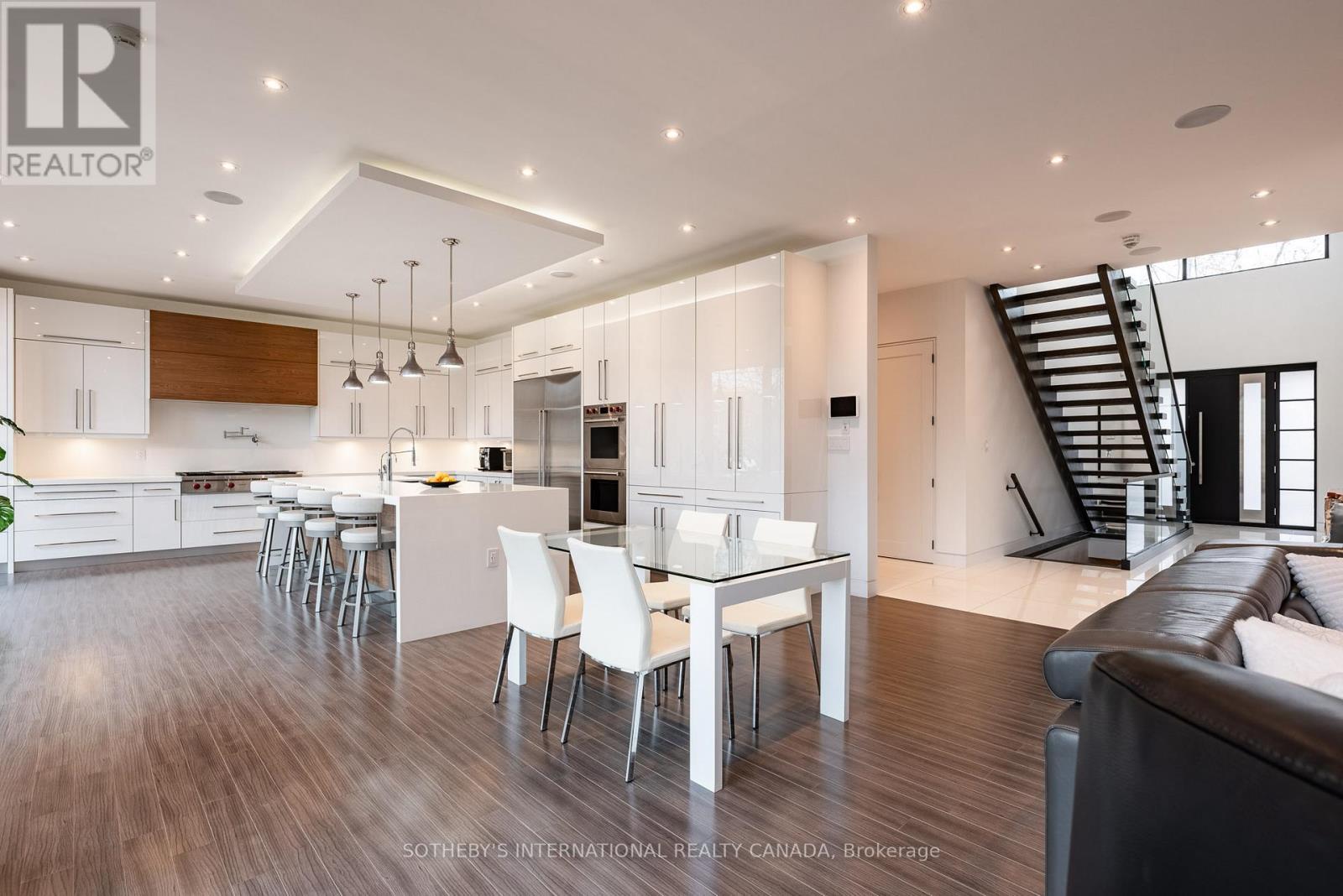 1388 Acton Crescent, Oakville, Ontario  L6J 2S5 - Photo 23 - W12909150