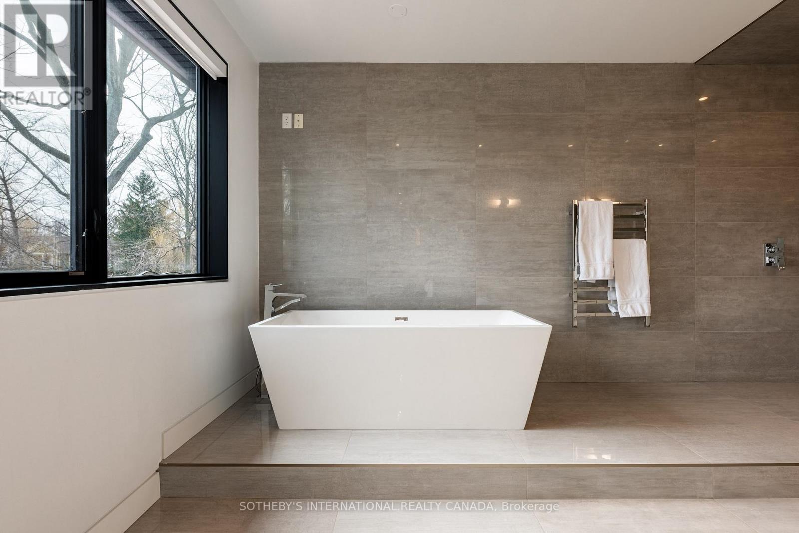 1388 Acton Crescent, Oakville, Ontario  L6J 2S5 - Photo 29 - W12909150