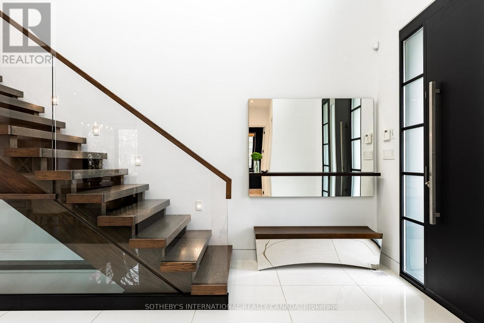 1388 Acton Crescent, Oakville, Ontario  L6J 2S5 - Photo 13 - W12909150