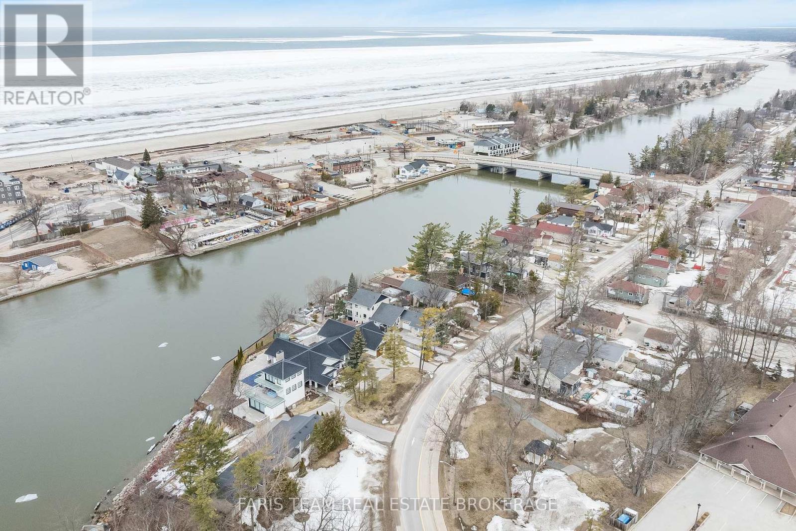 60 River Avenue Crescent, Wasaga Beach, Ontario  L9Z 2K6 - Photo 44 - S12927708