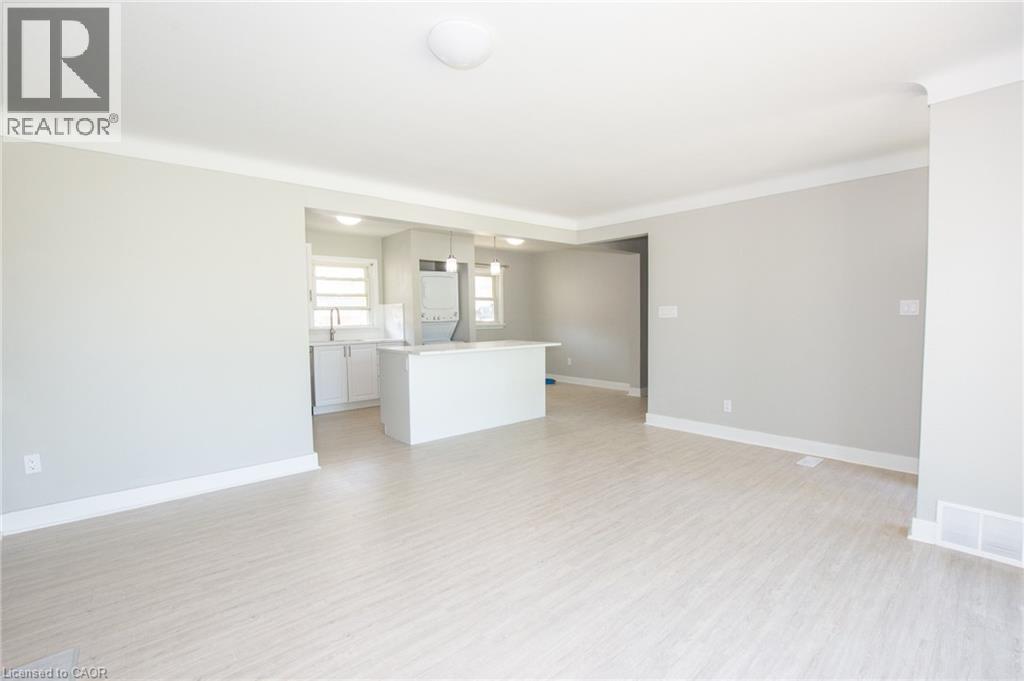 21 Brisbane Glen Unit# Main, St. Catharines, Ontario  L2N 3L1 - Photo 4 - 40815516