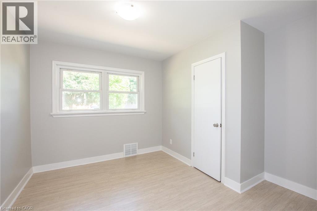 21 Brisbane Glen Unit# Main, St. Catharines, Ontario  L2N 3L1 - Photo 8 - 40815516