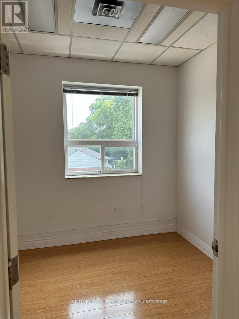 207 - 323 Kerr Street, Oakville, Ontario  L6K 3B6 - Photo 4 - W12934156