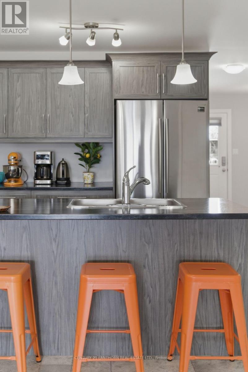 29 Sandhu Crescent, Belleville, Ontario  K8P 0G7 - Photo 10 - X12934118