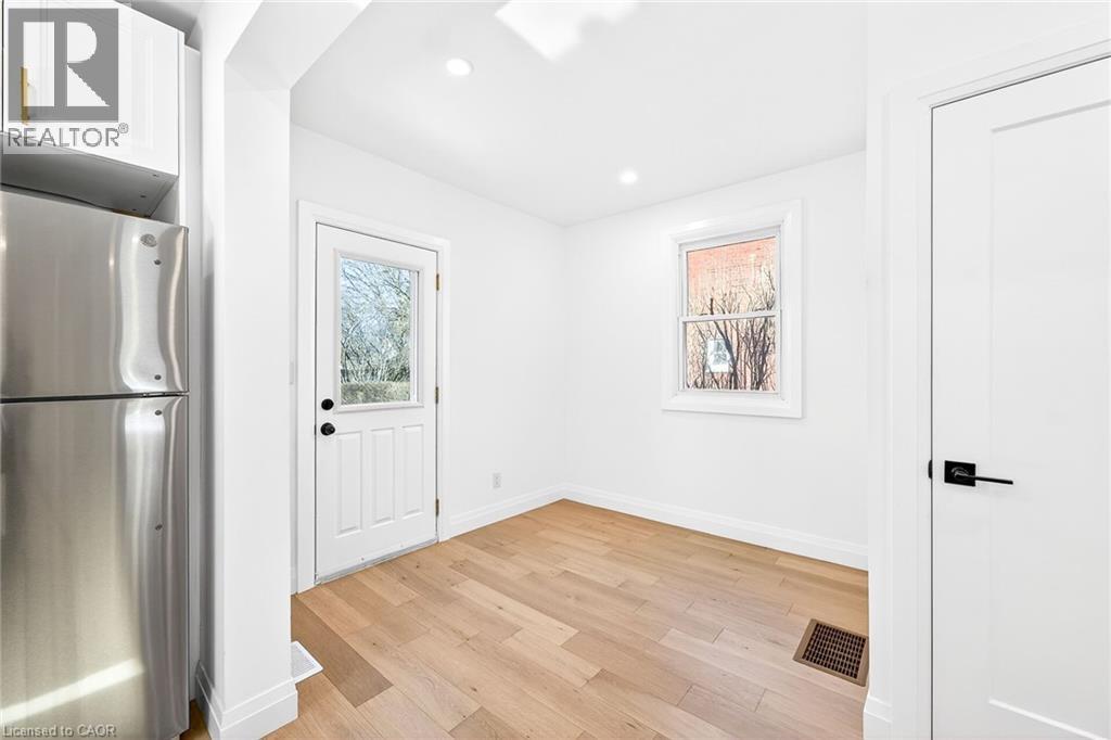 304 Park Street, Hamilton, Ontario  L9H 1Y9 - Photo 22 - 40815761