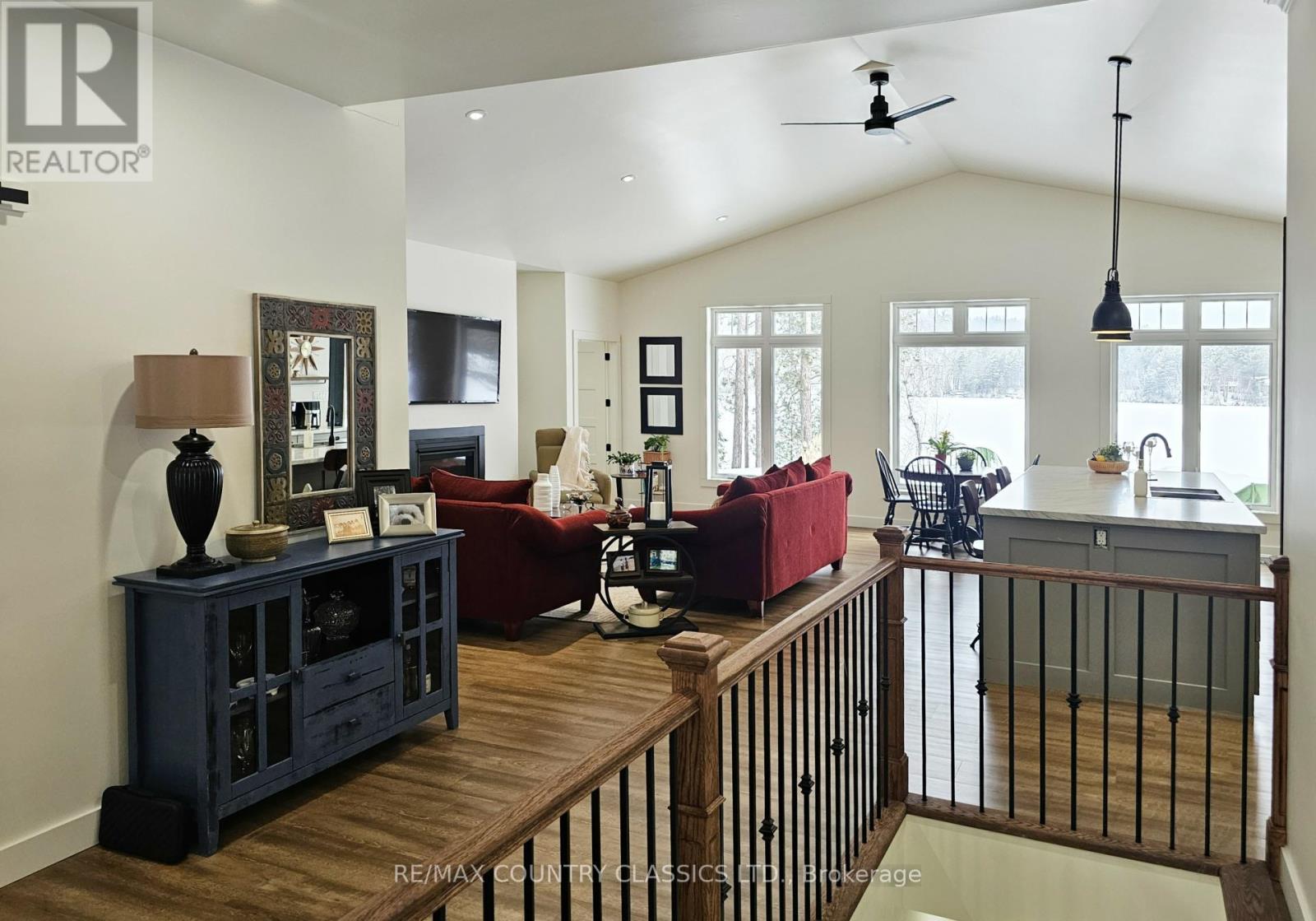 253 Grunwald Road, Madawaska Valley, Ontario  K0J 1L0 - Photo 15 - X12934096