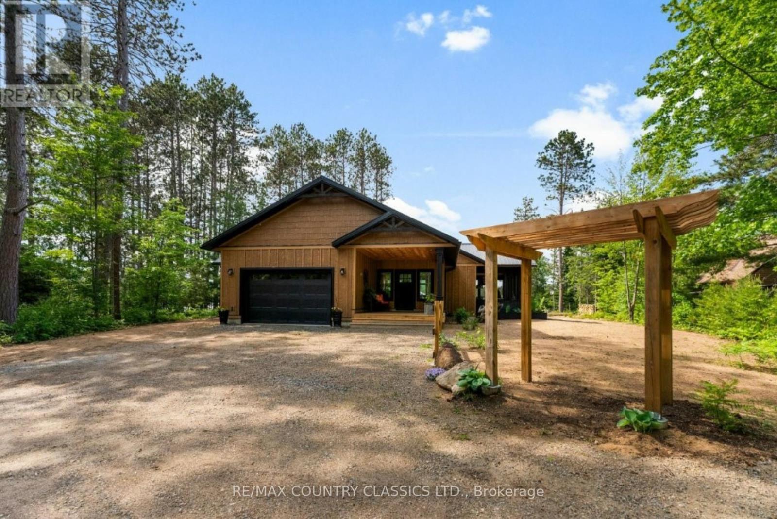 253 Grunwald Road, Madawaska Valley, Ontario  K0J 1L0 - Photo 2 - X12934096