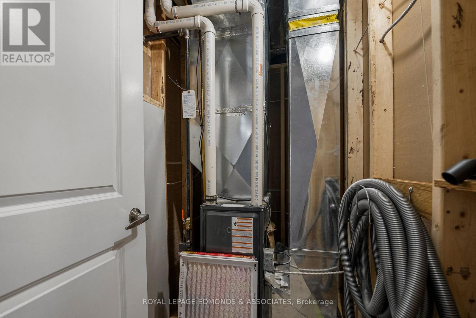 87 Dickson Street, Pembroke, Ontario  K8A 2W8 - Photo 27 - X12934140