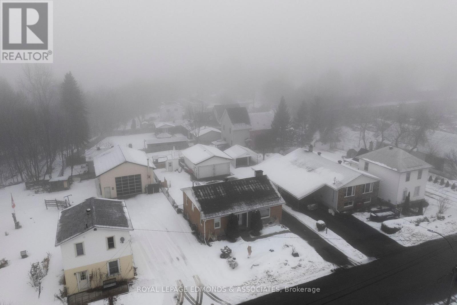 87 Dickson Street, Pembroke, Ontario  K8A 2W8 - Photo 3 - X12934140