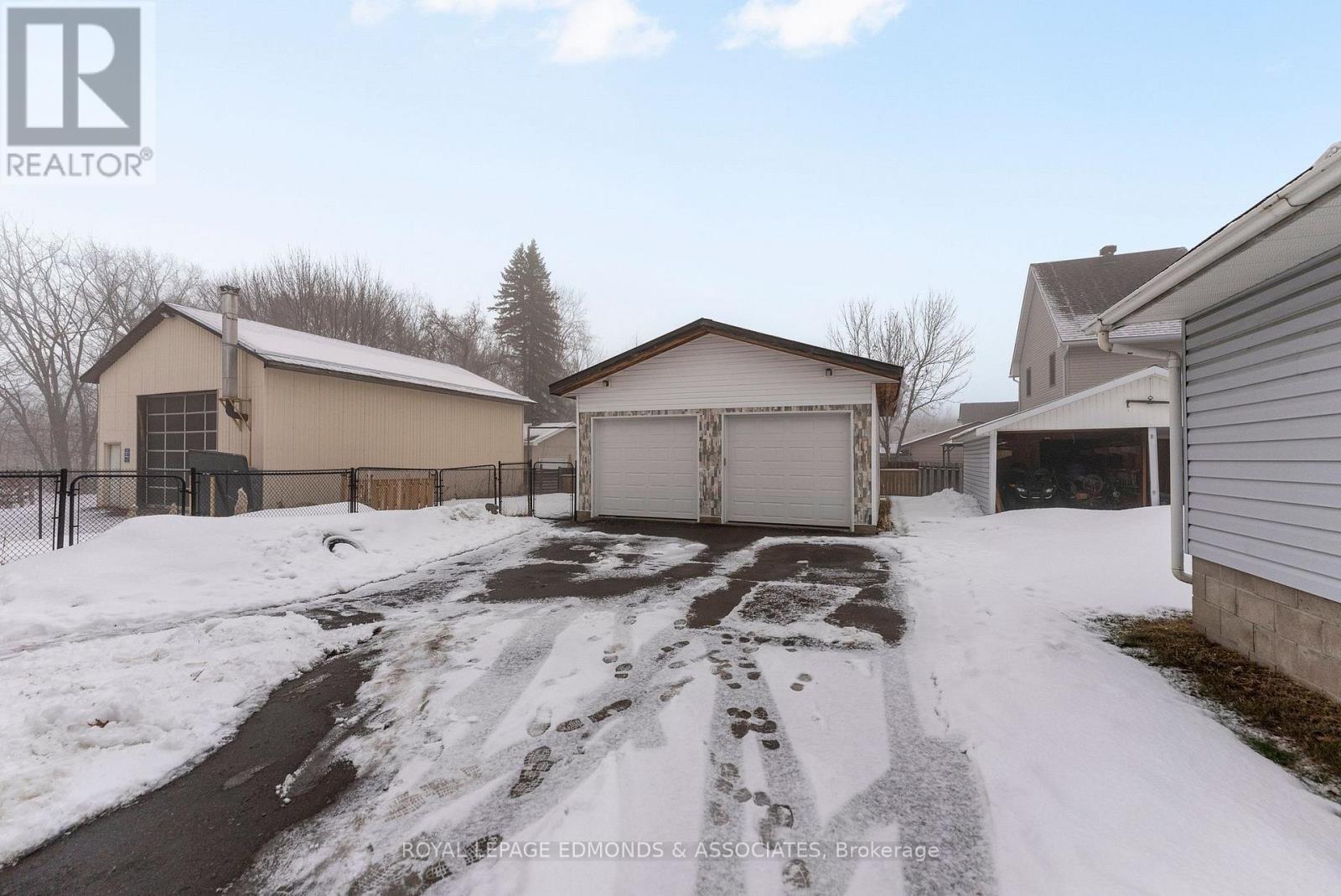 87 Dickson Street, Pembroke, Ontario  K8A 2W8 - Photo 30 - X12934140