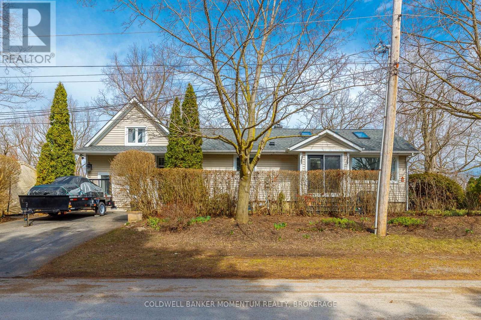 113 Centre Street, Niagara-On-The-Lake, Ontario  L0S 1J0 - Photo 1 - X12934098