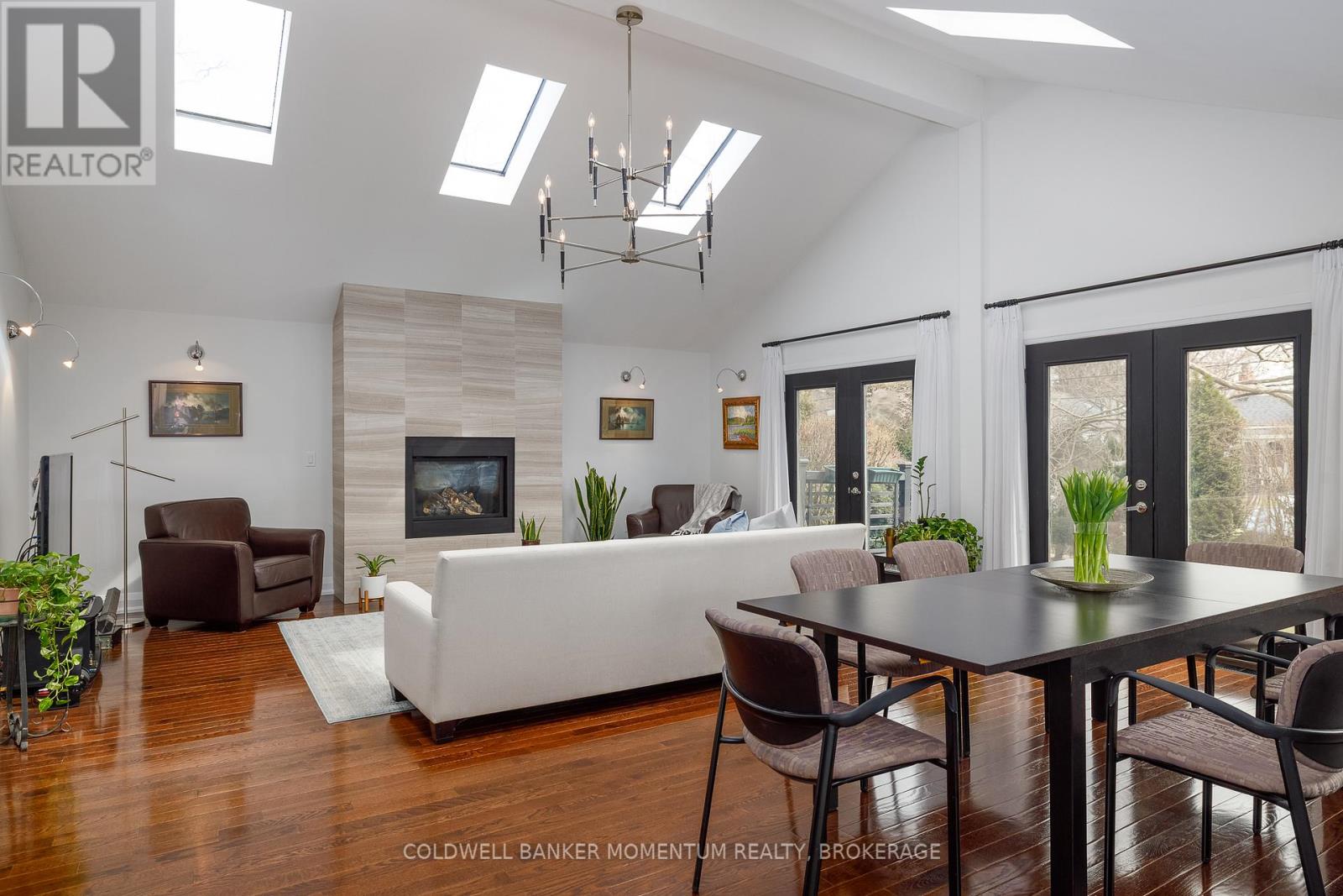 113 Centre Street, Niagara-On-The-Lake, Ontario  L0S 1J0 - Photo 10 - X12934098