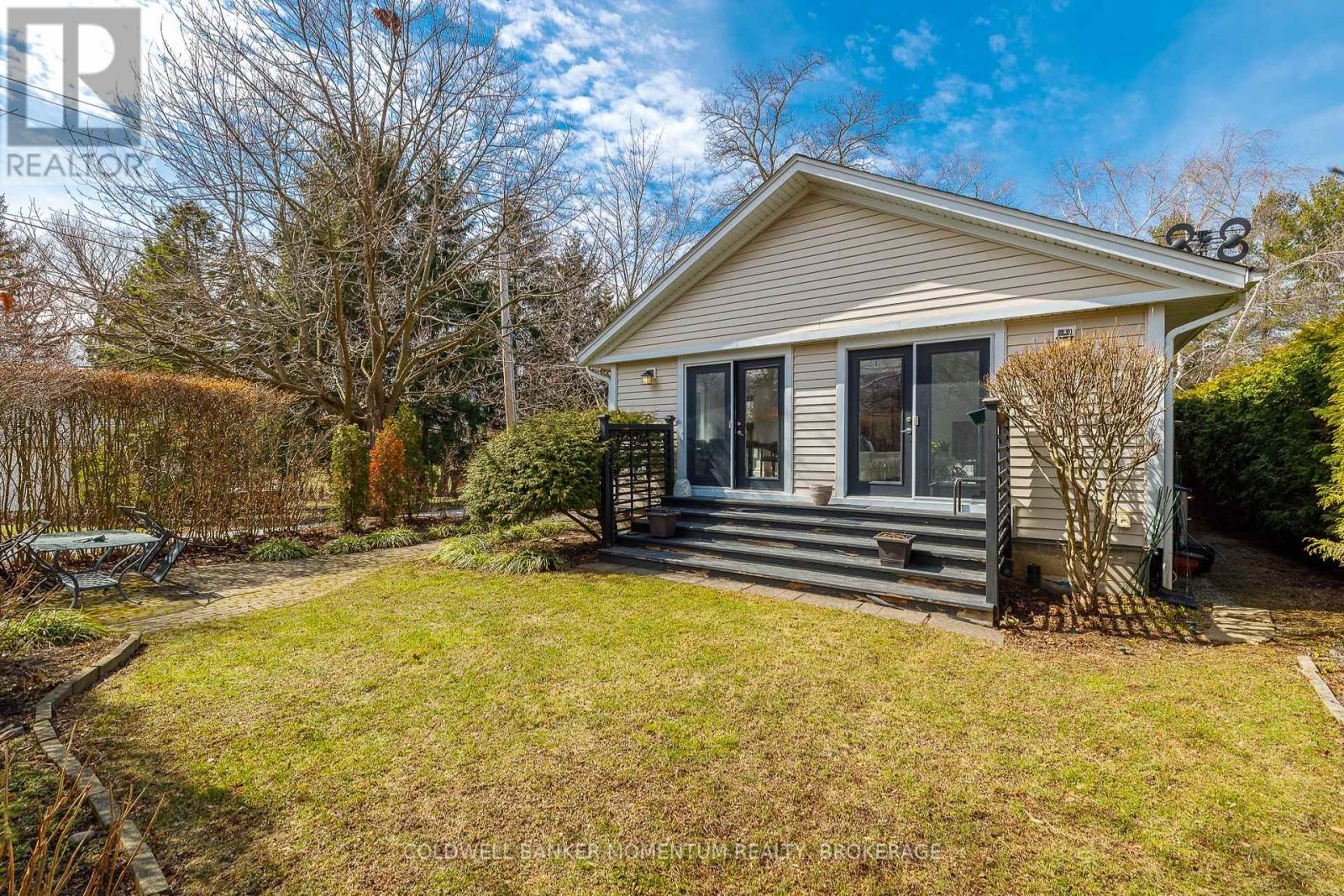 113 Centre Street, Niagara-On-The-Lake, Ontario  L0S 1J0 - Photo 24 - X12934098