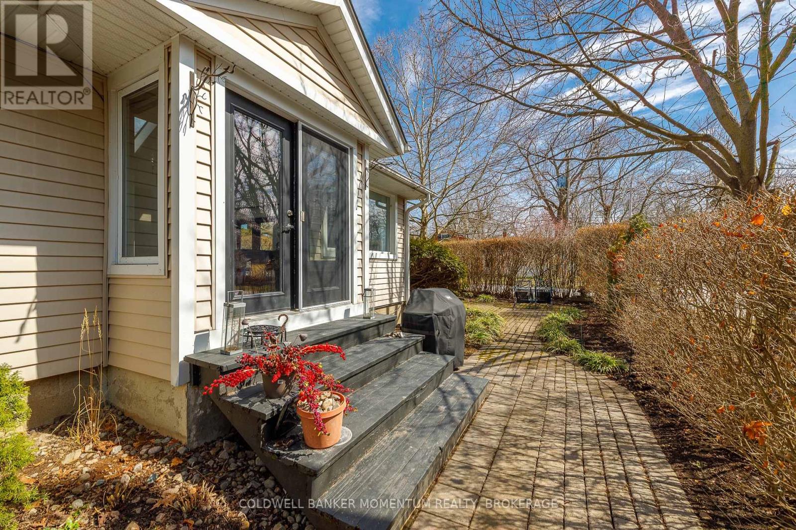 113 Centre Street, Niagara-On-The-Lake, Ontario  L0S 1J0 - Photo 26 - X12934098