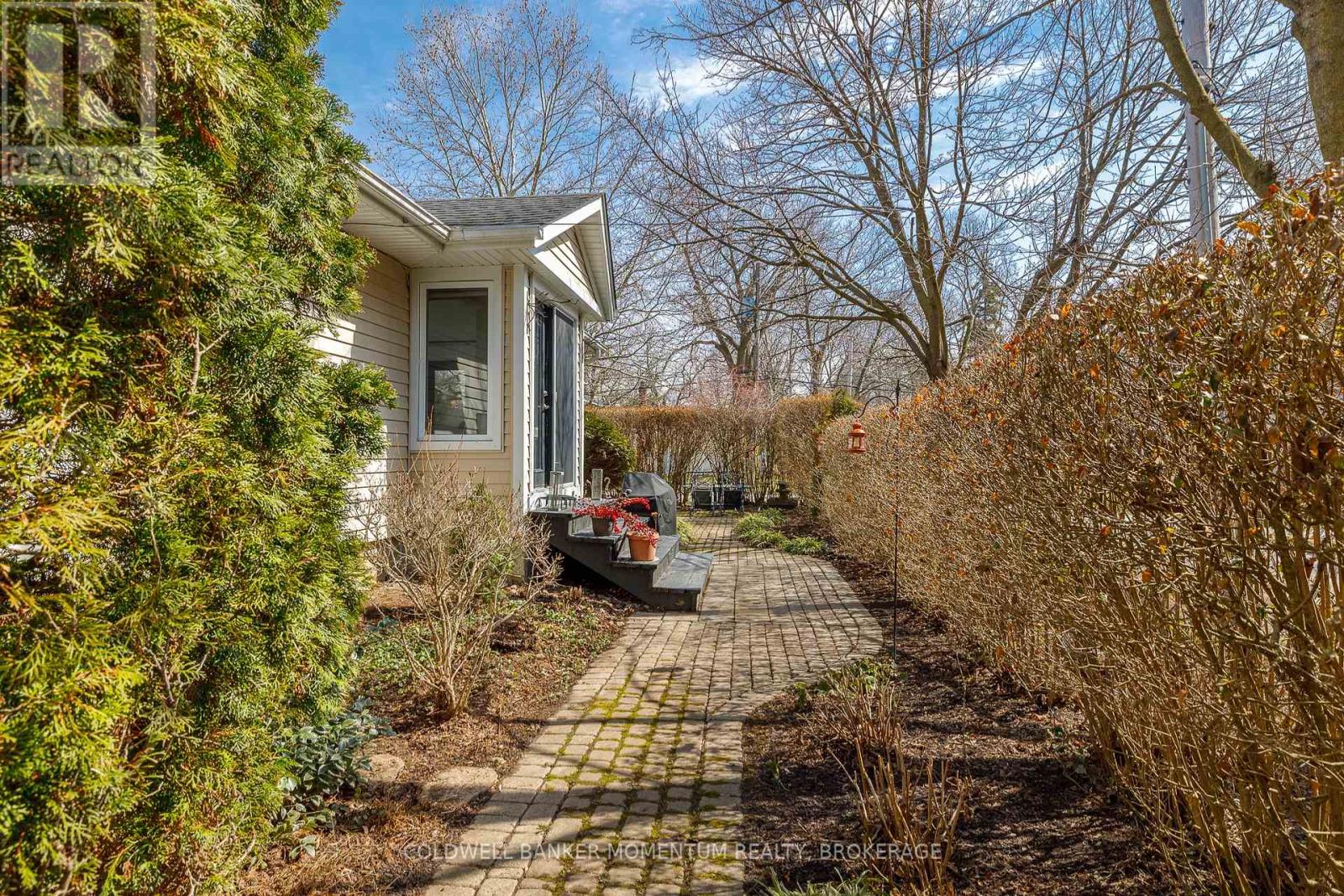 113 Centre Street, Niagara-On-The-Lake, Ontario  L0S 1J0 - Photo 28 - X12934098