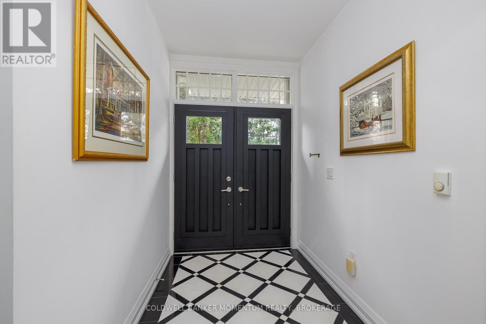 113 Centre Street, Niagara-On-The-Lake, Ontario  L0S 1J0 - Photo 3 - X12934098