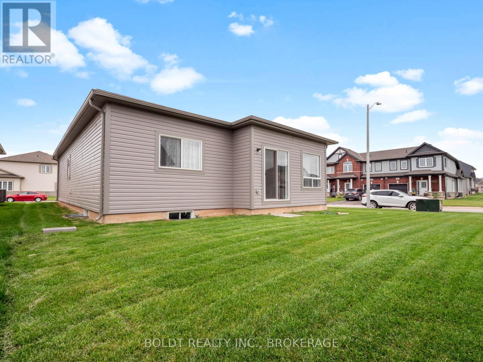 412 Hummel Crescent, Fort Erie, Ontario  L2A 0E8 - Photo 27 - X12934132