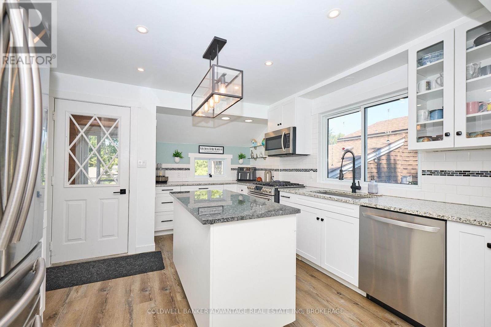 10572 Lakeshore Road, Wainfleet, Ontario  L3K 5V4 - Photo 22 - X12934146