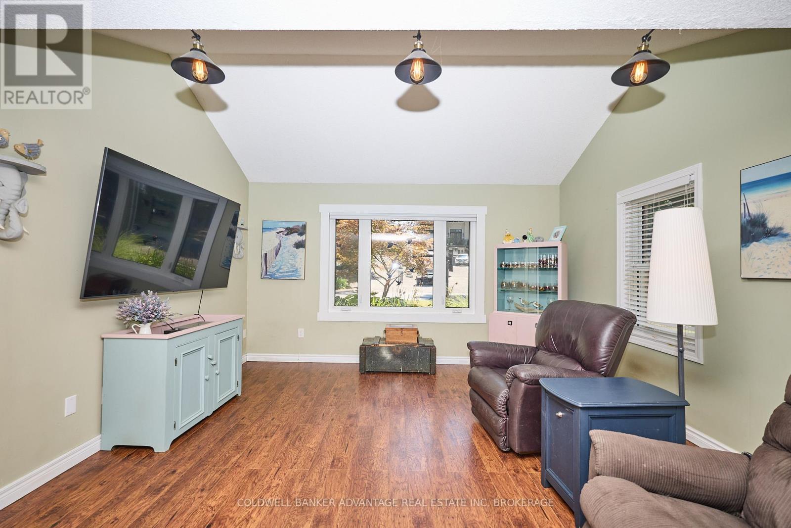 10572 Lakeshore Road, Wainfleet, Ontario  L3K 5V4 - Photo 25 - X12934146