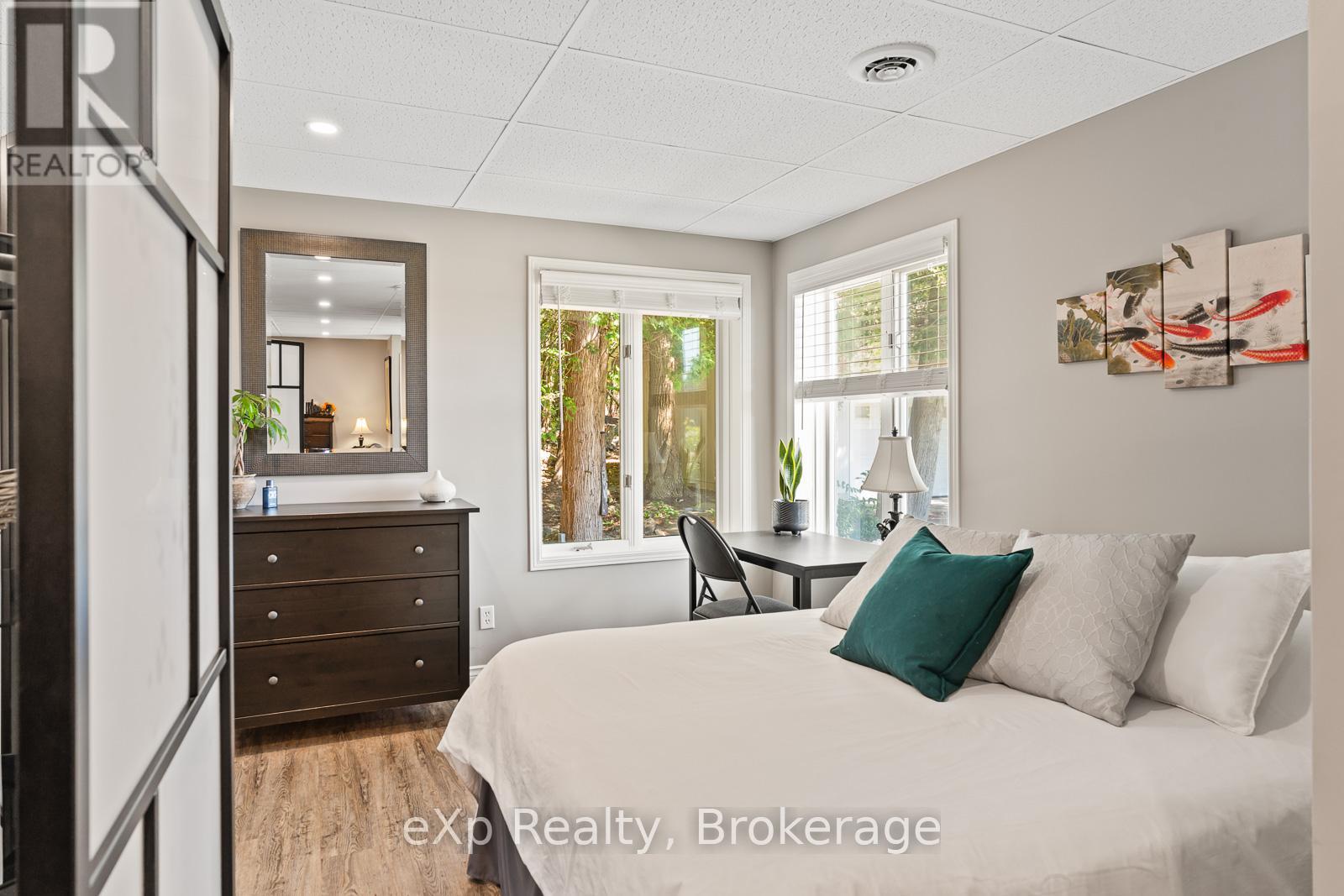 900 Berford Street, South Bruce Peninsula, Ontario  N0H 2T0 - Photo 43 - X12934086