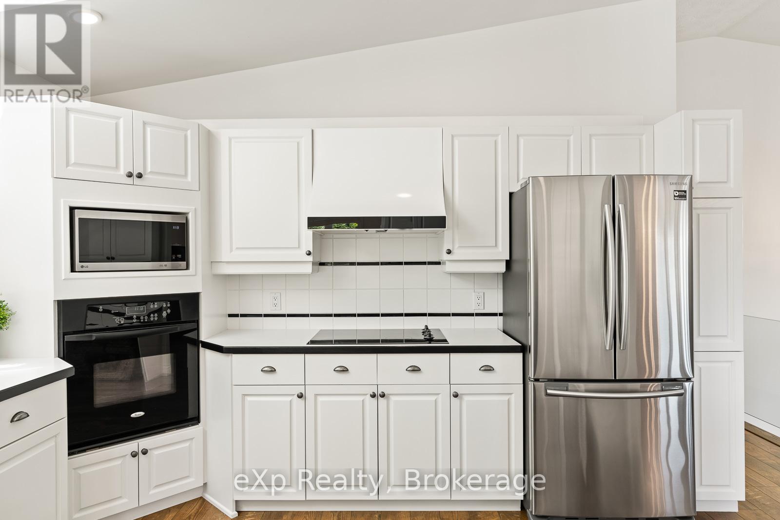 900 Berford Street, South Bruce Peninsula, Ontario  N0H 2T0 - Photo 15 - X12934088