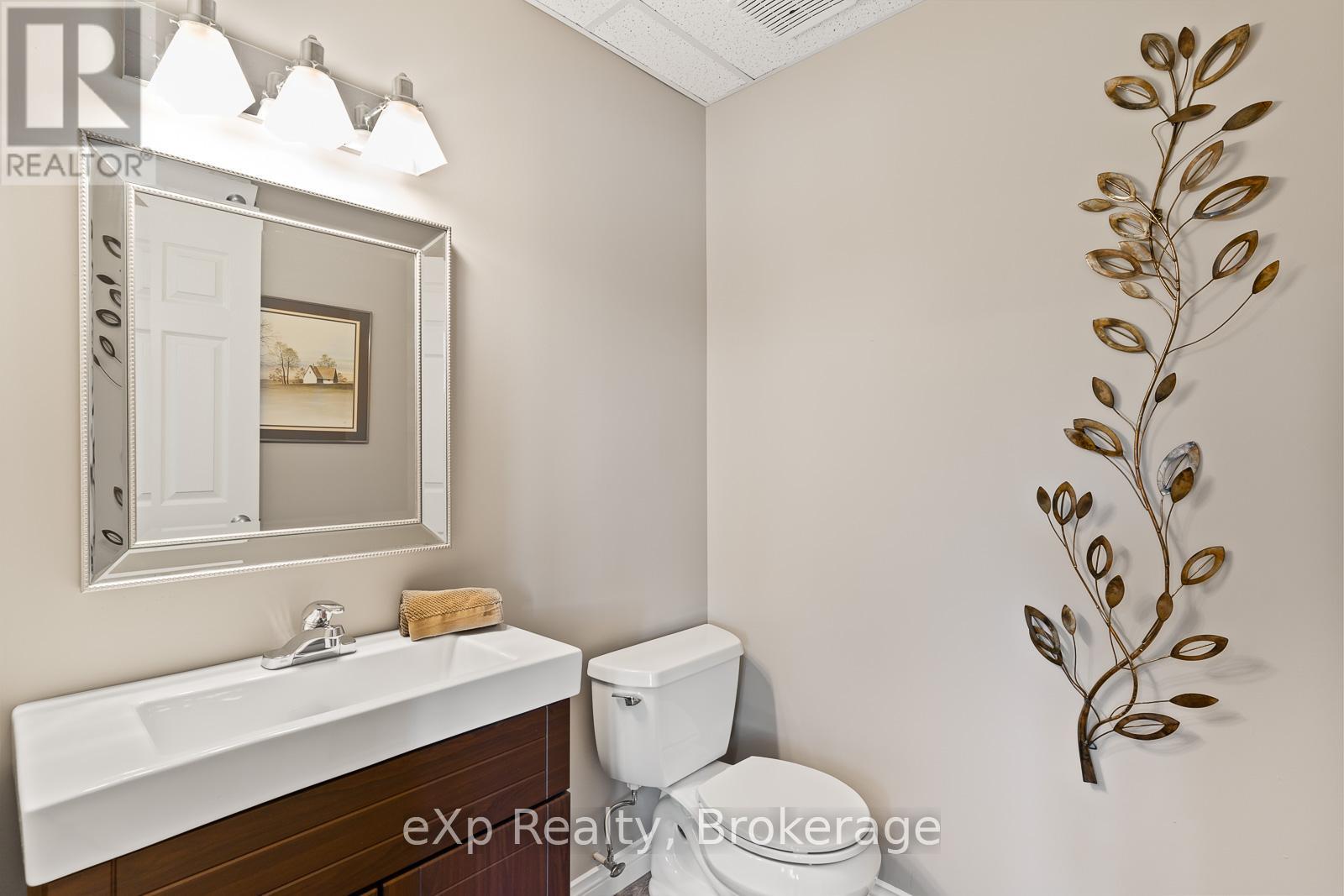 900 Berford Street, South Bruce Peninsula, Ontario  N0H 2T0 - Photo 33 - X12934088